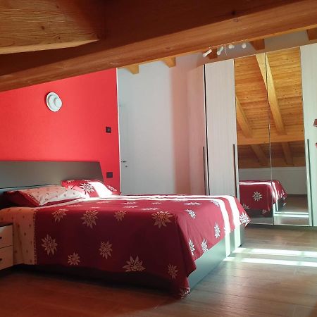Casa Vacanza Lo Nano Fenis Kültér fotó