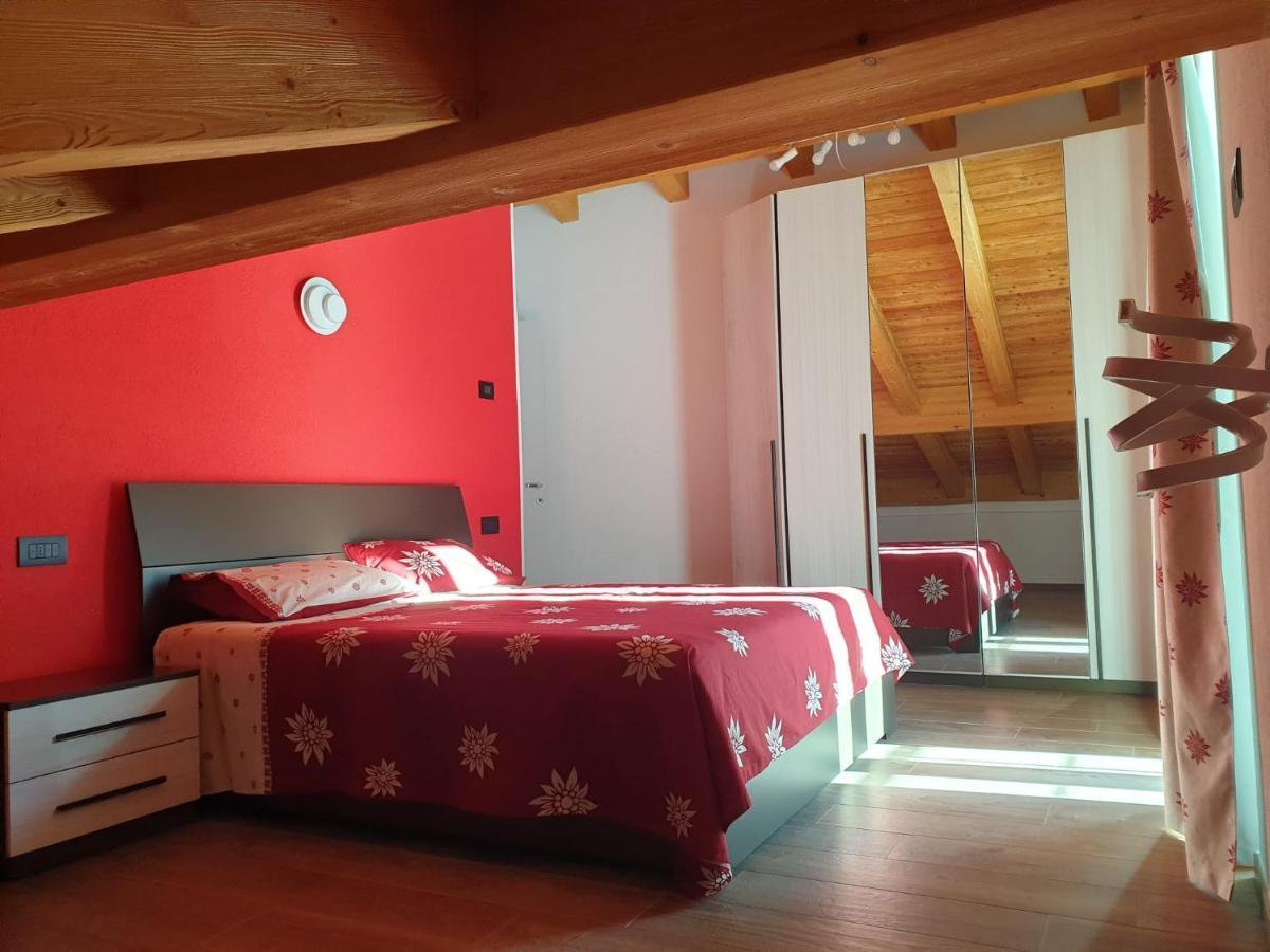 Casa Vacanza Lo Nano Fenis Kültér fotó