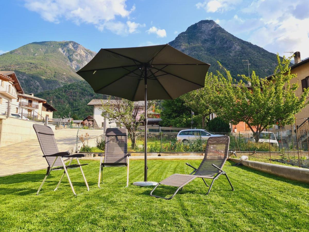 Casa Vacanza Lo Nano Fenis Kültér fotó